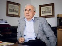 Оппозиция хочет услышать от Азарова, на что пошли государственные деньги в прошлом году